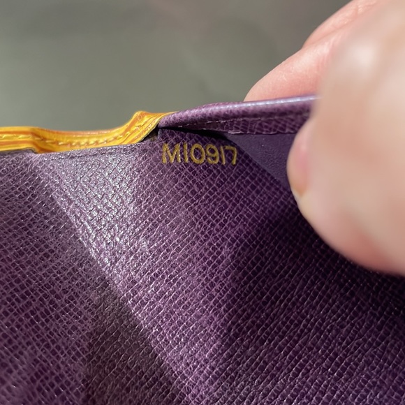 Louis Vuitton Epi Yellow Wallet - Picture 6 of 10